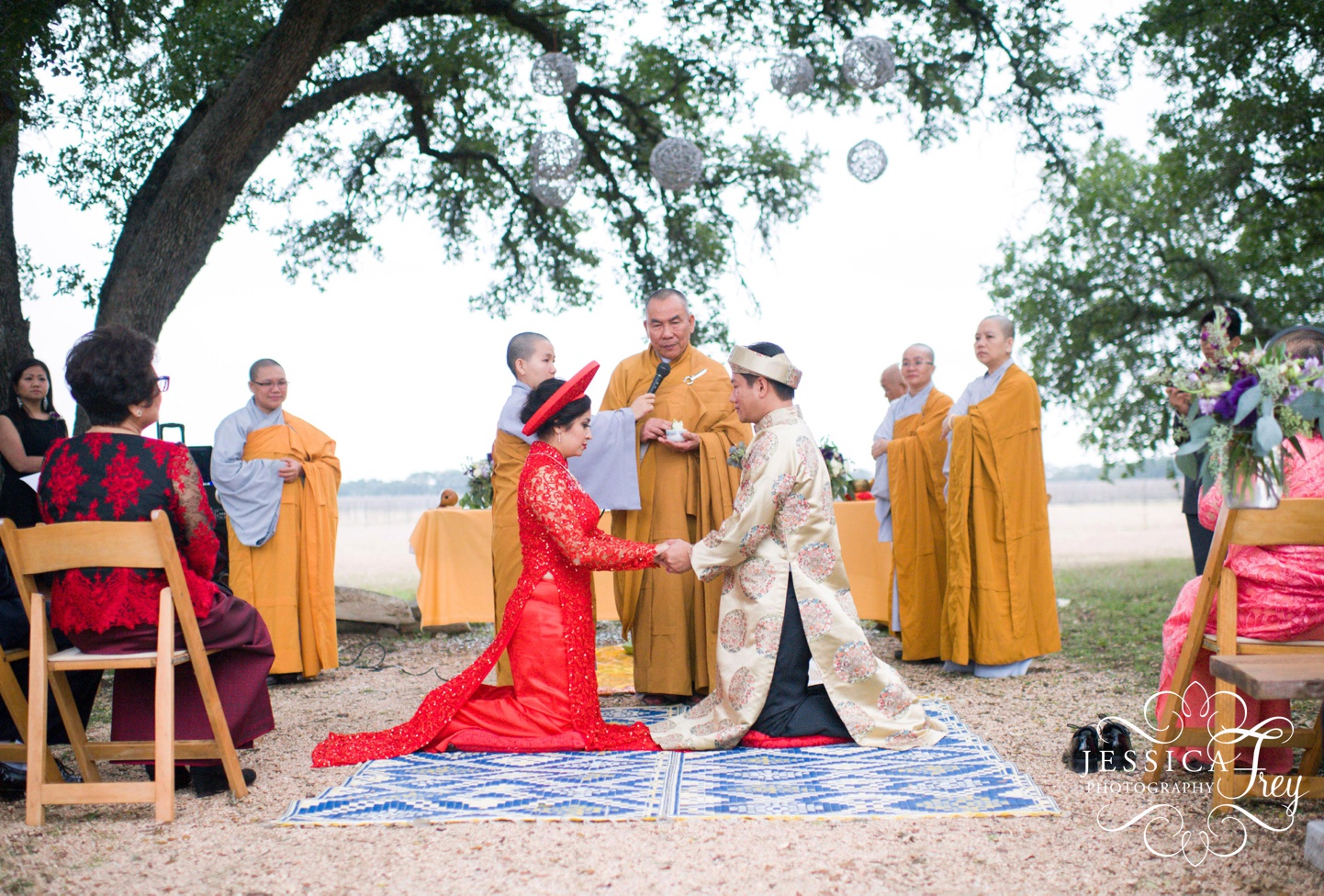 Jessica Frey Photography, Duchman Family Winery Wedding, Driftwood wedding venue, Hill Country wedding, Austin wedding photographer, HilL Country wedding photographer, Duchman Winery wedding photographer, Vietnamese wedding, Austin vietnamese wedding ceremony, vietnamese bride, Tiffany & Long Huang