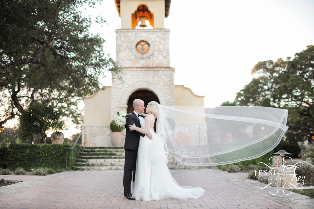Jessica Frey Photography, Austin wedding photographer, Camp Lucy wedding, Camp Lucy wedding photographer, Ians Chapel wedding, blush gold wedding ideas, Whim Floral, gold wedding, hill country wedding venue, hill country wedding photographer