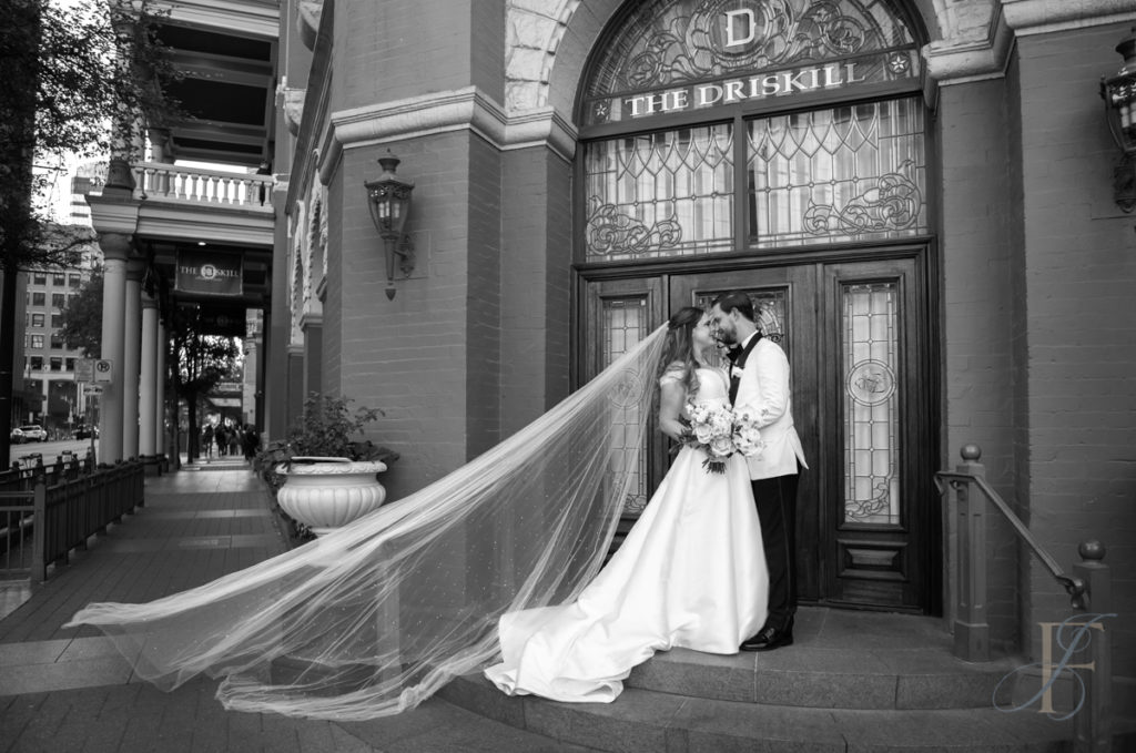 Driskill wedding, Driskill wedding photos, Driskill wedding photographer, Jessica Frey photography, Austin wedding, Austin wedding planner, Austin wedding venue, Eclipse Event Co, navy white wedding ideas, the inviting pear stationery, Simon lee bakery, caddy shack grooms cake